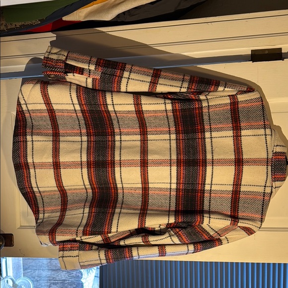 Plaid Button-Up Jacket - Picture 4 of 4